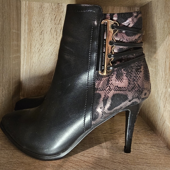 VERONA Ankles 👢 - Picture 2 of 6